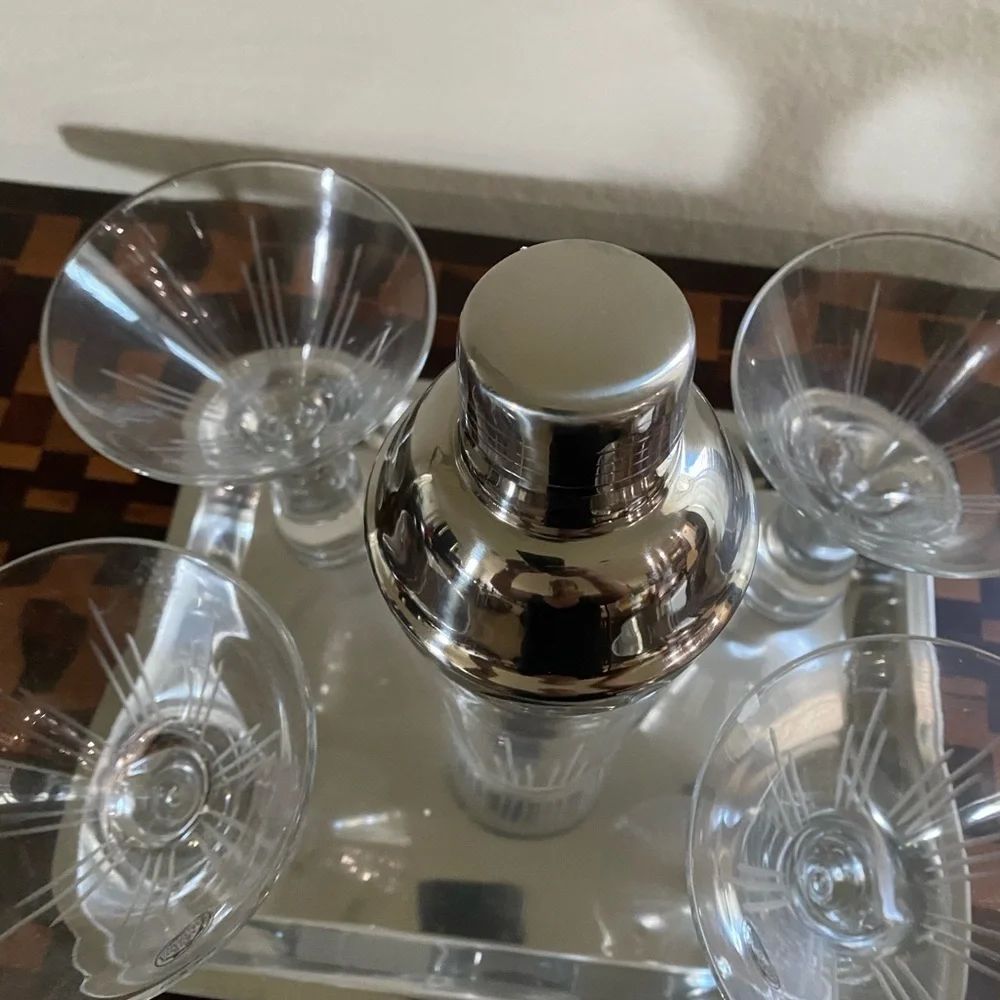 Home Essentials Hex 11 Set 4 Martini Etched Glasses Cocktail Shaker and Tray
